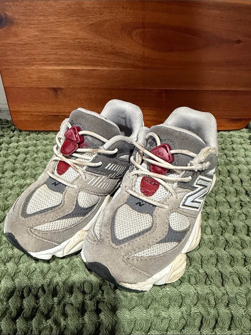 9060 New Balance Kids Gray and Red Lace-Up Sneakers